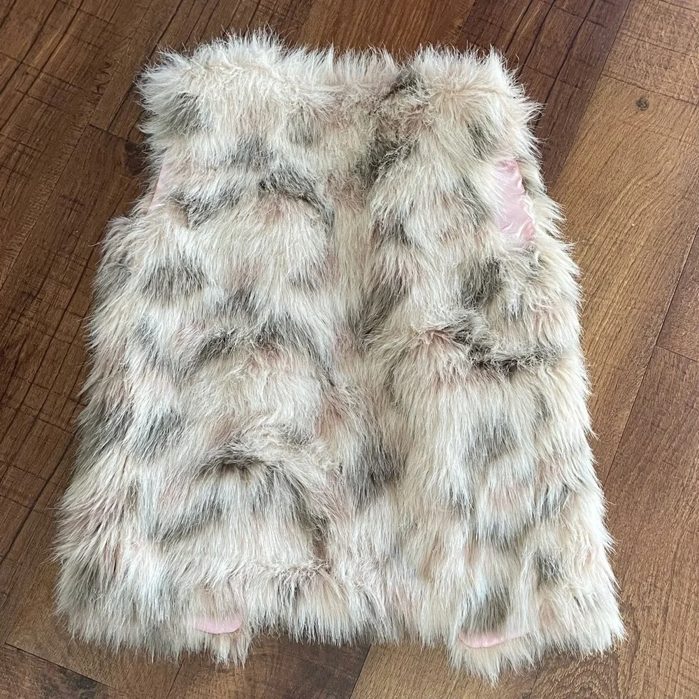 Girls faux fur lined vest sz large 10/12 the children’s place open front